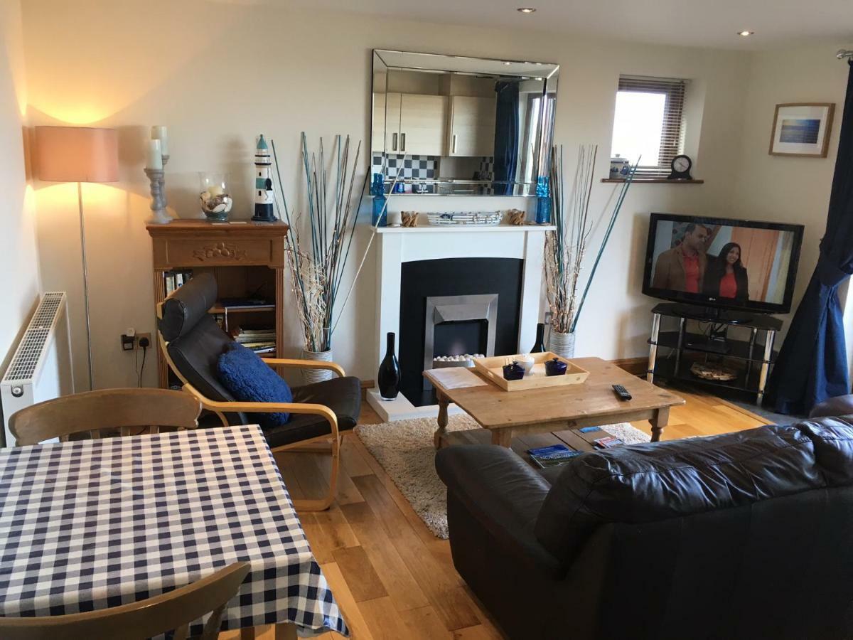 Crud Yr Awel Apartment Y Felinheli Bagian luar foto